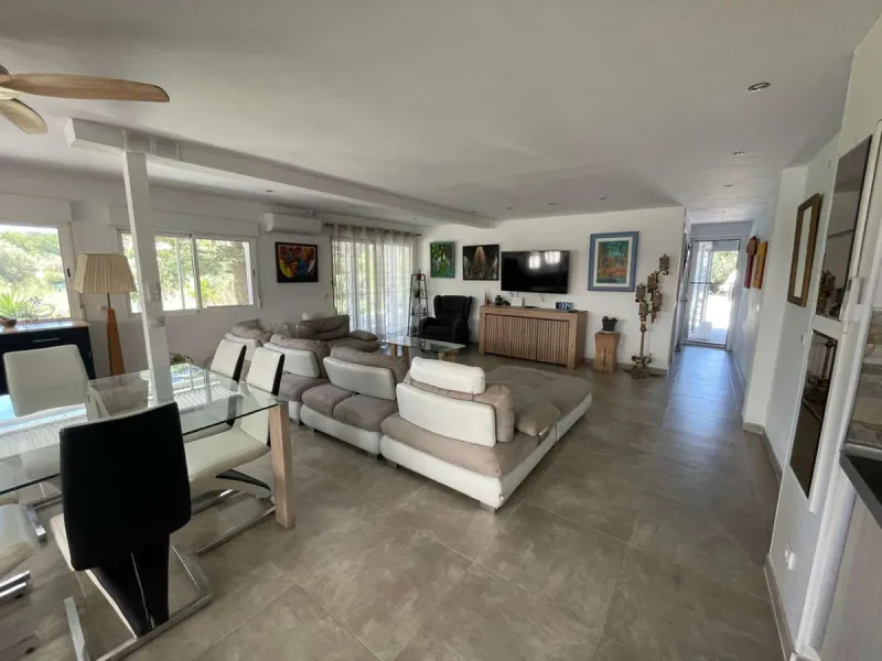 House - Detached Villa в продаже в Alhaurín el Grande, Málaga. В доме 5 спален и 4 ванных комнат. Площадь дома 300 м². Площадь участка 1100 м²