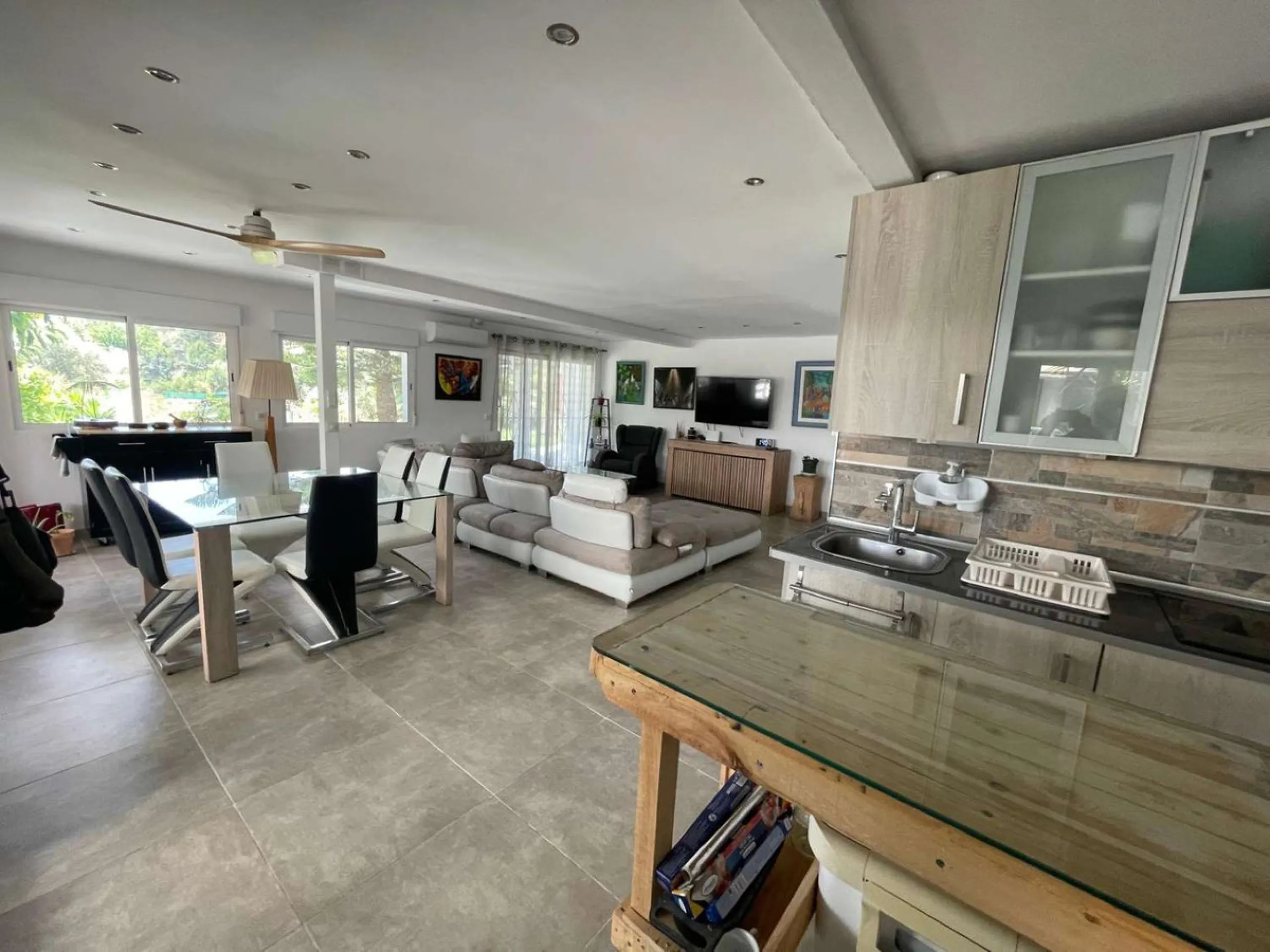 House - Detached Villa в продаже в Alhaurín el Grande, Málaga. В доме 5 спален и 4 ванных комнат. Площадь дома 300 м². Площадь участка 1100 м²