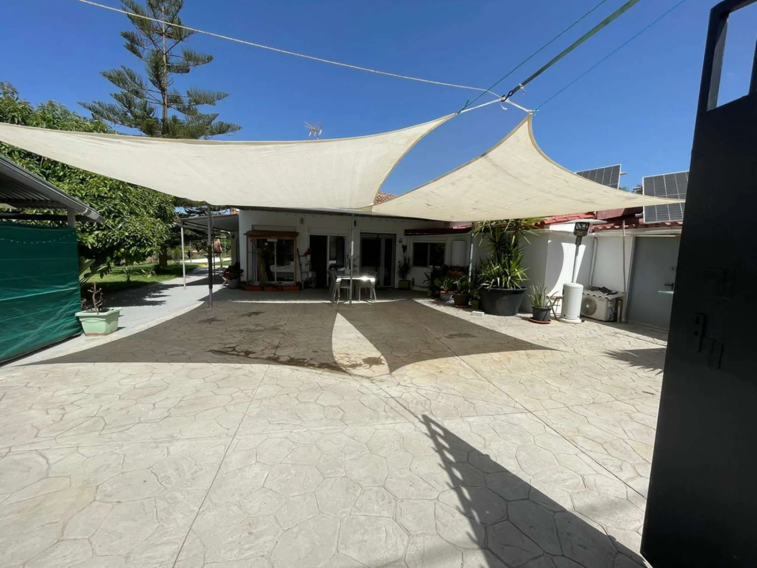 House - Detached Villa в продаже в Alhaurín el Grande, Málaga. В доме 5 спален и 4 ванных комнат. Площадь дома 300 м². Площадь участка 1100 м²