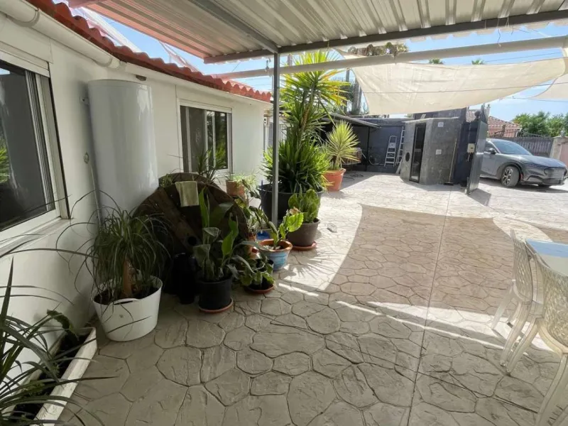 House - Detached Villa в продаже в Alhaurín el Grande, Málaga. В доме 5 спален и 4 ванных комнат. Площадь дома 300 м². Площадь участка 1100 м²
