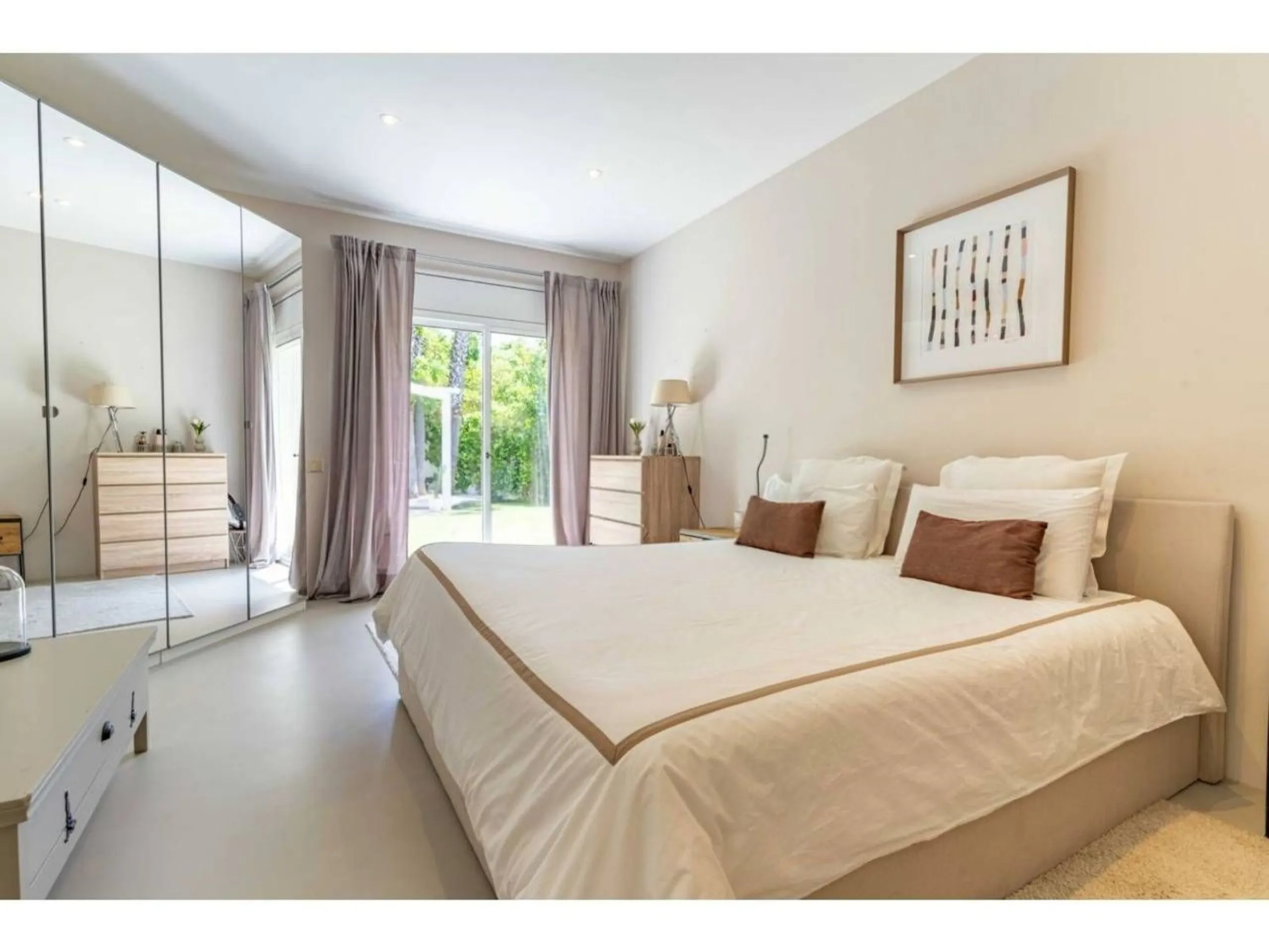 Элегантная вилла с туристической лицензией между Ситжесом и Сан-Пере-де-Рибес
