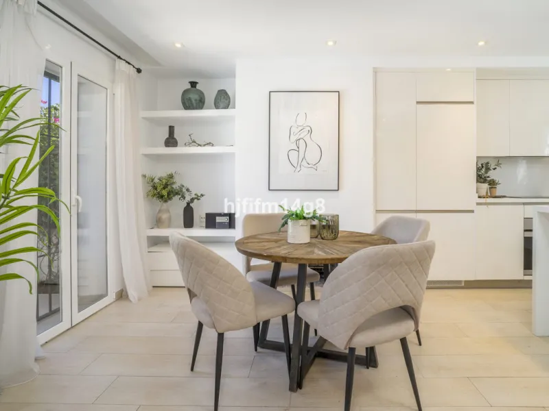 Nestled in the heart of the sought-after El Naranjal urbanisation, this delightful townhouse blends traditional Andalusian character with modern comfort. Located within a secure gated community renowned for its cobbled streets, picturesque patios, and vib