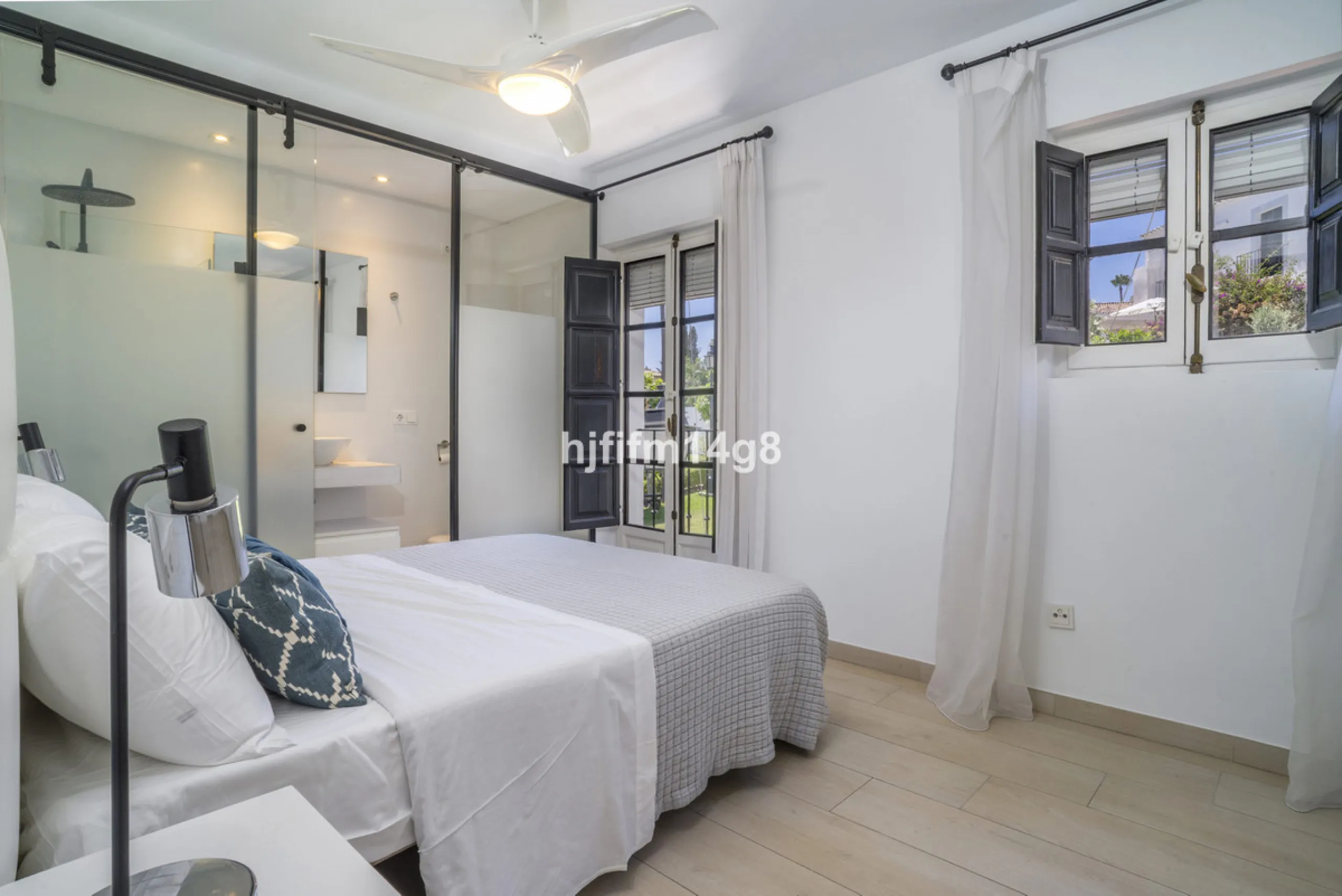 Nestled in the heart of the sought-after El Naranjal urbanisation, this delightful townhouse blends traditional Andalusian character with modern comfort. Located within a secure gated community renowned for its cobbled streets, picturesque patios, and vib