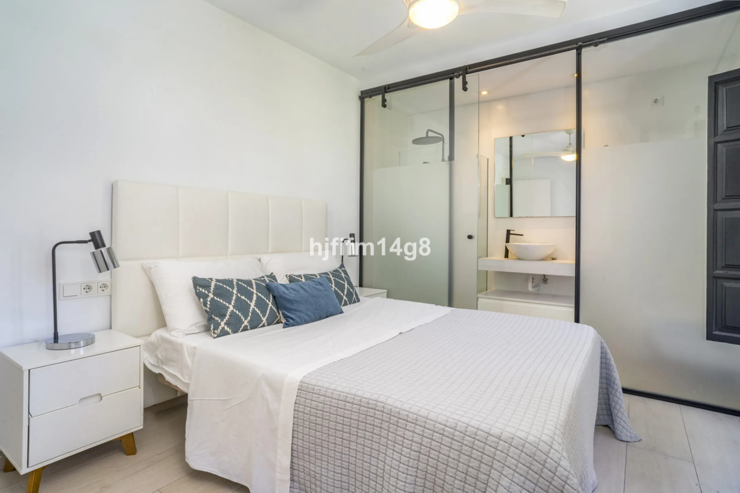 Nestled in the heart of the sought-after El Naranjal urbanisation, this delightful townhouse blends traditional Andalusian character with modern comfort. Located within a secure gated community renowned for its cobbled streets, picturesque patios, and vib
