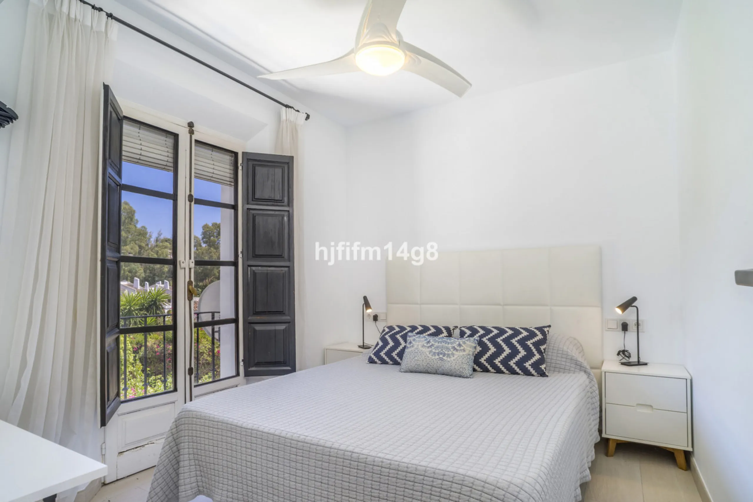Nestled in the heart of the sought-after El Naranjal urbanisation, this delightful townhouse blends traditional Andalusian character with modern comfort. Located within a secure gated community renowned for its cobbled streets, picturesque patios, and vib