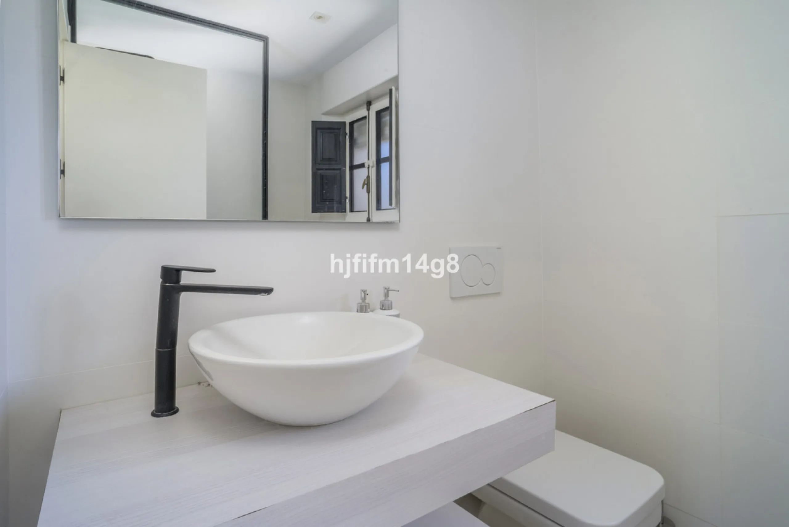 Nestled in the heart of the sought-after El Naranjal urbanisation, this delightful townhouse blends traditional Andalusian character with modern comfort. Located within a secure gated community renowned for its cobbled streets, picturesque patios, and vib