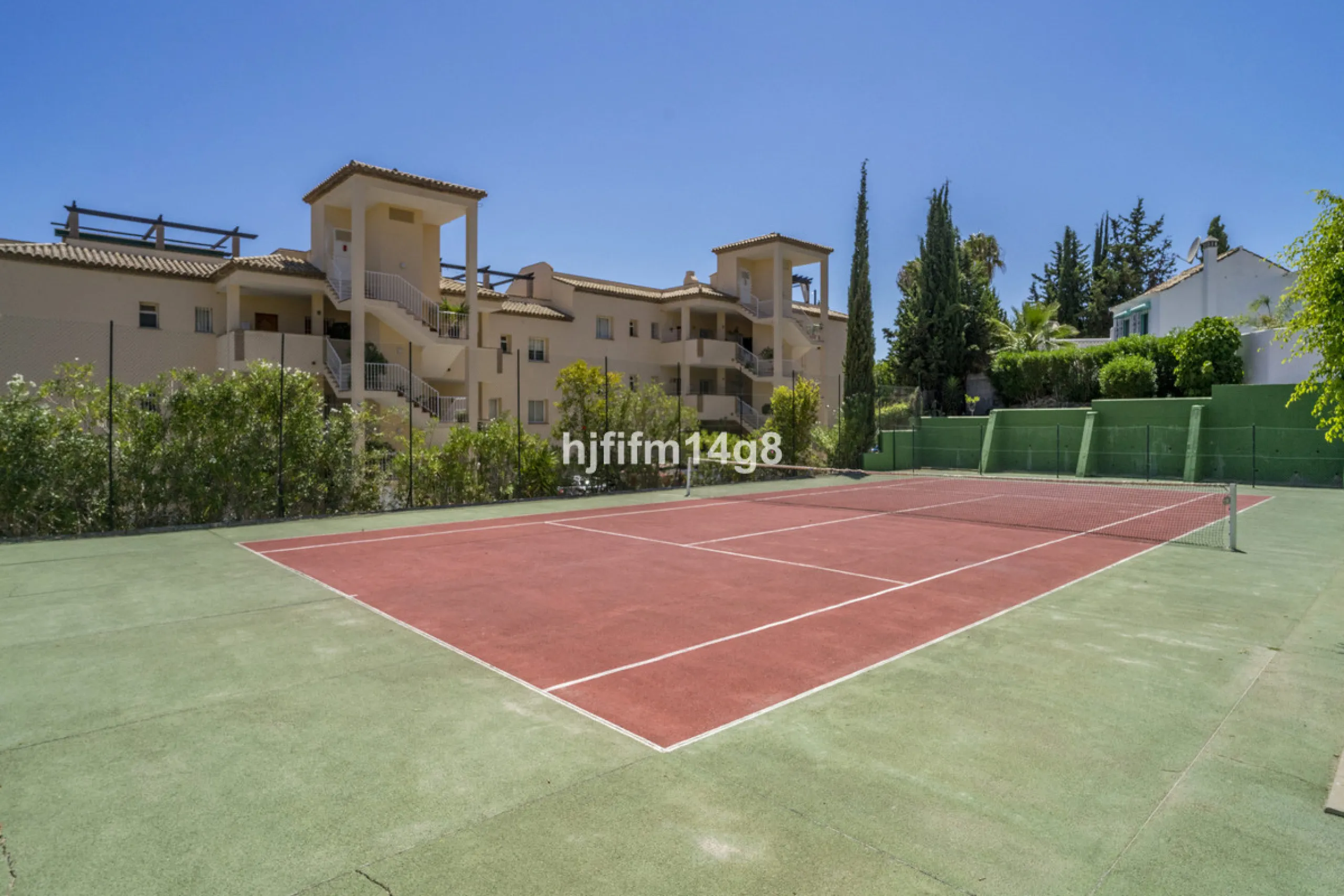 Nestled in the heart of the sought-after El Naranjal urbanisation, this delightful townhouse blends traditional Andalusian character with modern comfort. Located within a secure gated community renowned for its cobbled streets, picturesque patios, and vib