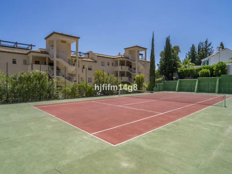Nestled in the heart of the sought-after El Naranjal urbanisation, this delightful townhouse blends traditional Andalusian character with modern comfort. Located within a secure gated community renowned for its cobbled streets, picturesque patios, and vib
