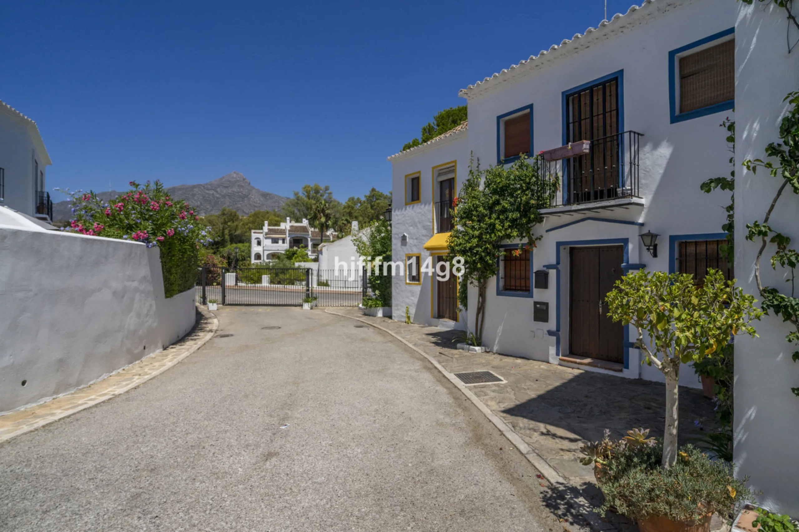 Nestled in the heart of the sought-after El Naranjal urbanisation, this delightful townhouse blends traditional Andalusian character with modern comfort. Located within a secure gated community renowned for its cobbled streets, picturesque patios, and vib