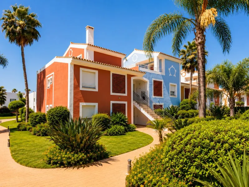 Ground Floor Apartment with Private Garden in Cortijo del Mar – El Paraíso, Estepona