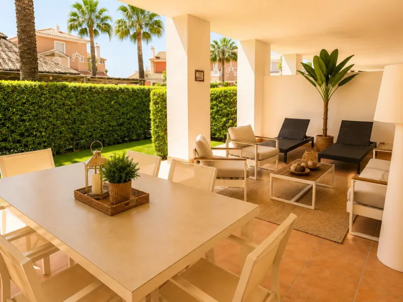 Ground Floor Apartment with Private Garden in Cortijo del Mar – El Paraíso, Estepona