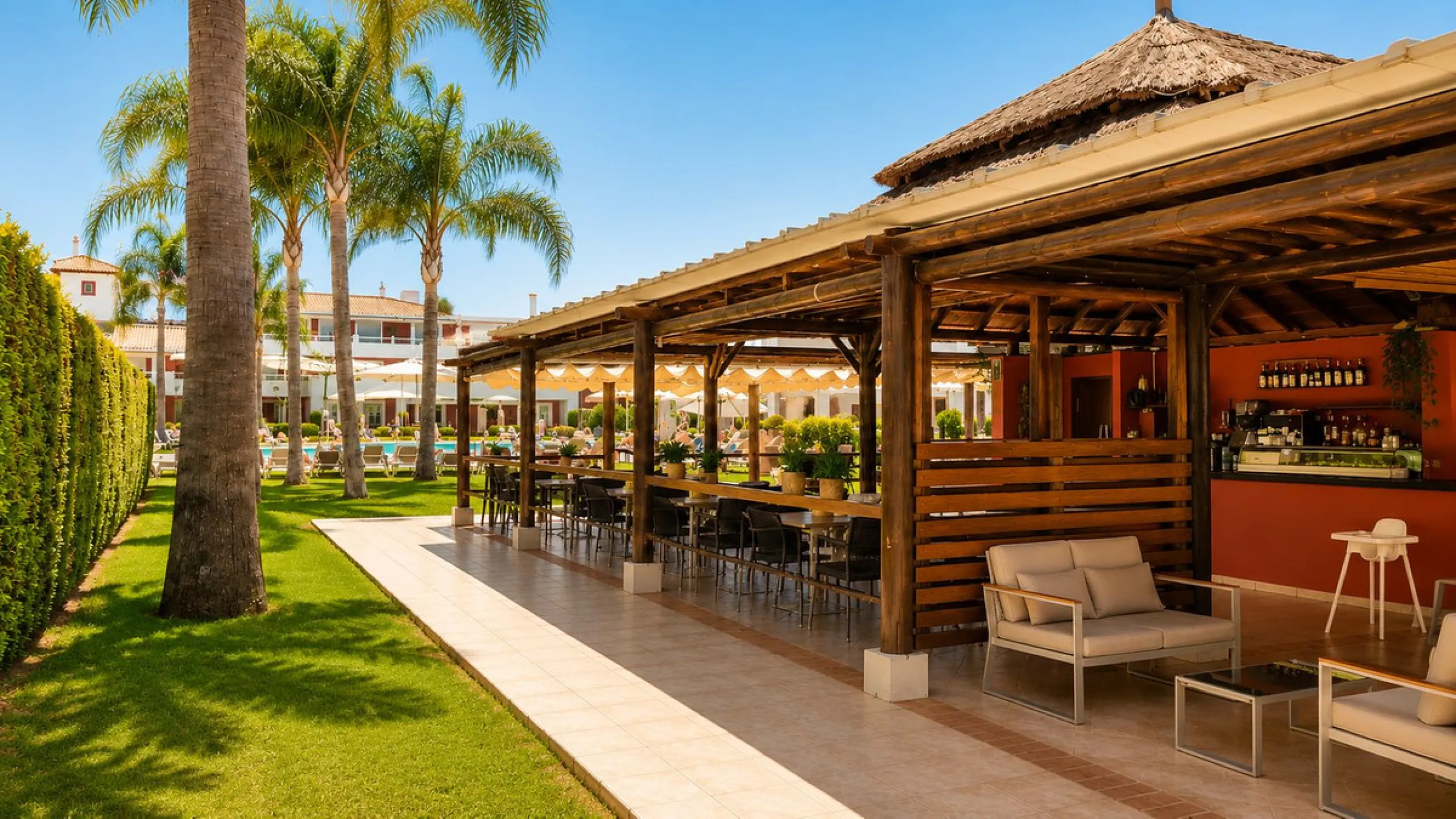 Ground Floor Apartment with Private Garden in Cortijo del Mar – El Paraíso, Estepona