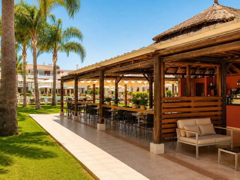Ground Floor Apartment with Private Garden in Cortijo del Mar – El Paraíso, Estepona
