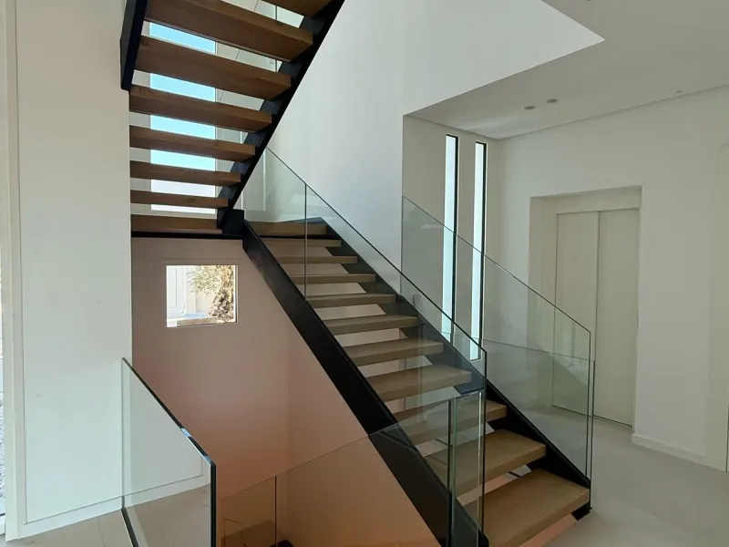 An exceptional 5+1 bedroom modern mansion for sale within a premium gated resort community in Marbella. Owners of this property will enjoy unlimited access to a purpose built owners clubhouse with indoor pool, spa, gym, lounge and restaurant - open for br