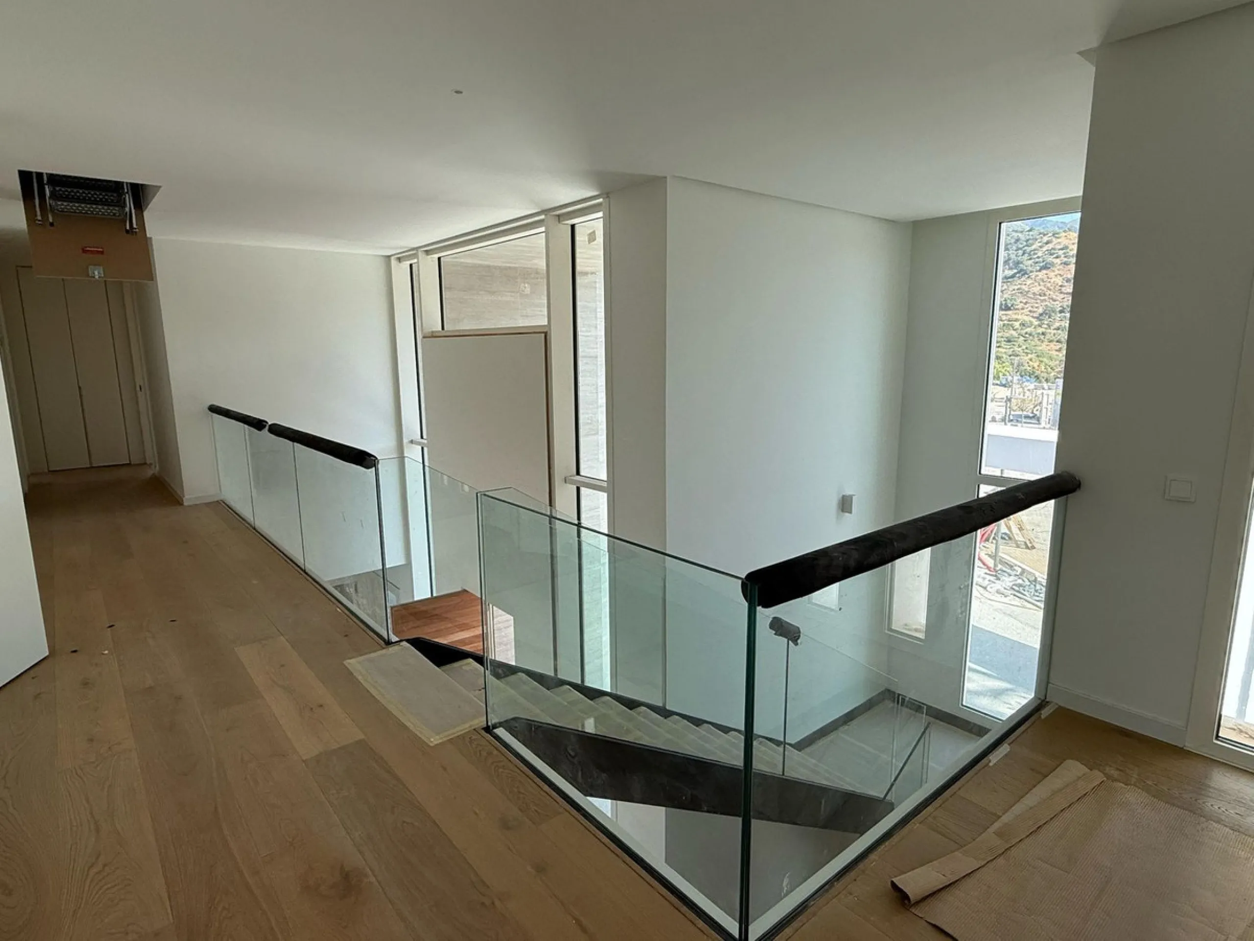 An exceptional 5+1 bedroom modern mansion for sale within a premium gated resort community in Marbella. Owners of this property will enjoy unlimited access to a purpose built owners clubhouse with indoor pool, spa, gym, lounge and restaurant - open for br