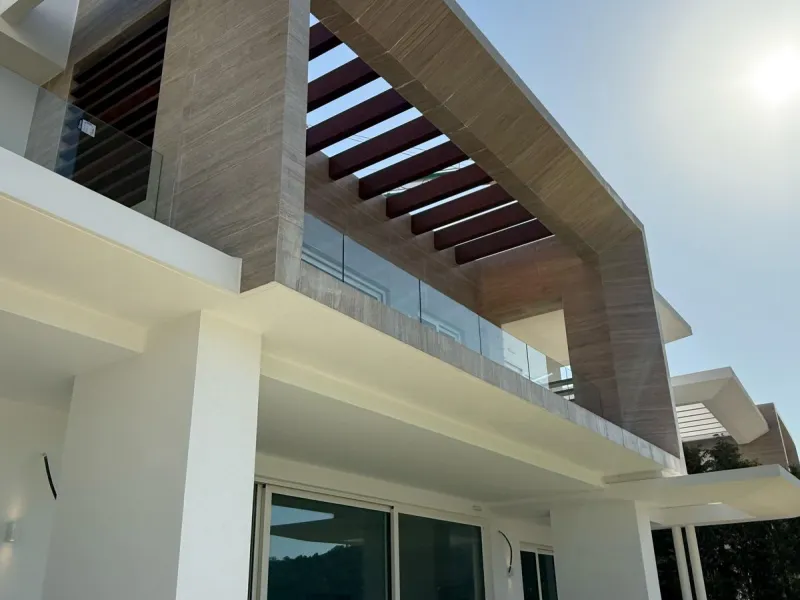 An exceptional 5+1 bedroom modern mansion for sale within a premium gated resort community in Marbella. Owners of this property will enjoy unlimited access to a purpose built owners clubhouse with indoor pool, spa, gym, lounge and restaurant - open for br