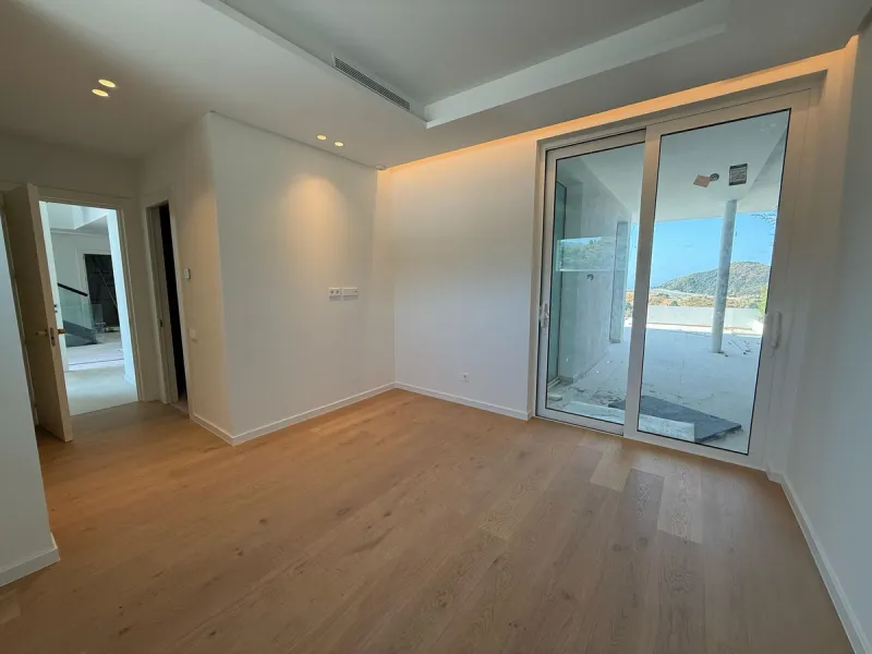 An exceptional 5+1 bedroom modern mansion for sale within a premium gated resort community in Marbella. Owners of this property will enjoy unlimited access to a purpose built owners clubhouse with indoor pool, spa, gym, lounge and restaurant - open for br