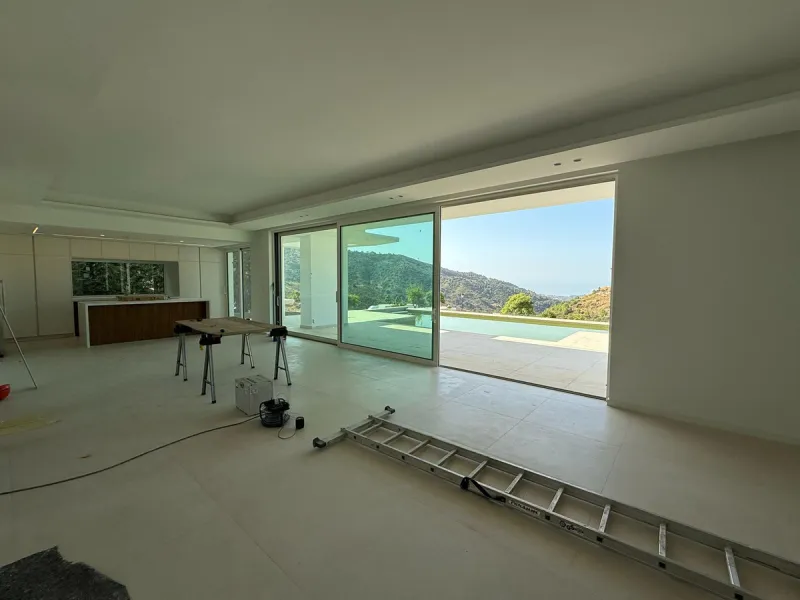 An exceptional 5+1 bedroom modern mansion for sale within a premium gated resort community in Marbella. Owners of this property will enjoy unlimited access to a purpose built owners clubhouse with indoor pool, spa, gym, lounge and restaurant - open for br