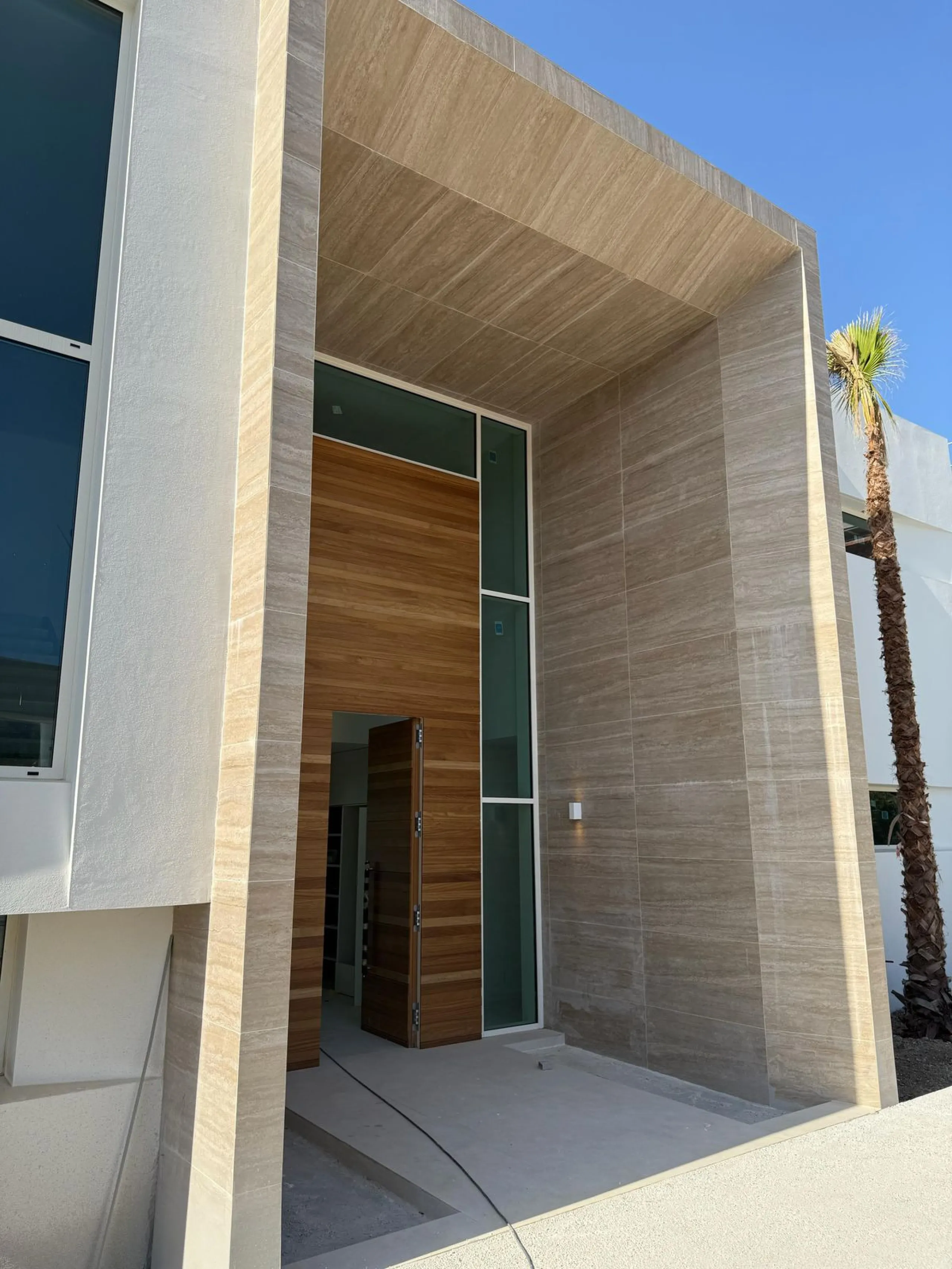An exceptional 5+1 bedroom modern mansion for sale within a premium gated resort community in Marbella. Owners of this property will enjoy unlimited access to a purpose built owners clubhouse with indoor pool, spa, gym, lounge and restaurant - open for br