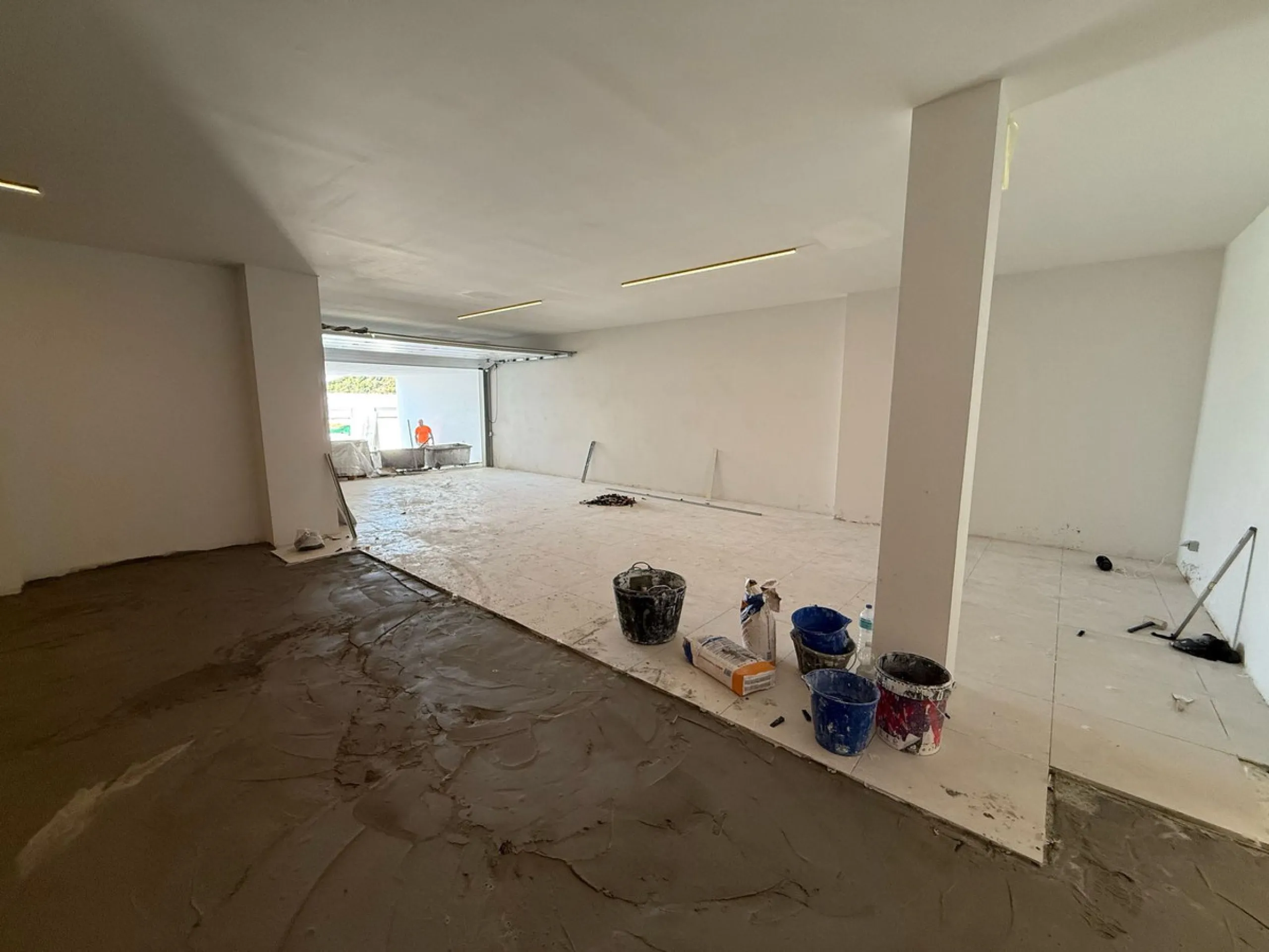 An exceptional 5+1 bedroom modern mansion for sale within a premium gated resort community in Marbella. Owners of this property will enjoy unlimited access to a purpose built owners clubhouse with indoor pool, spa, gym, lounge and restaurant - open for br