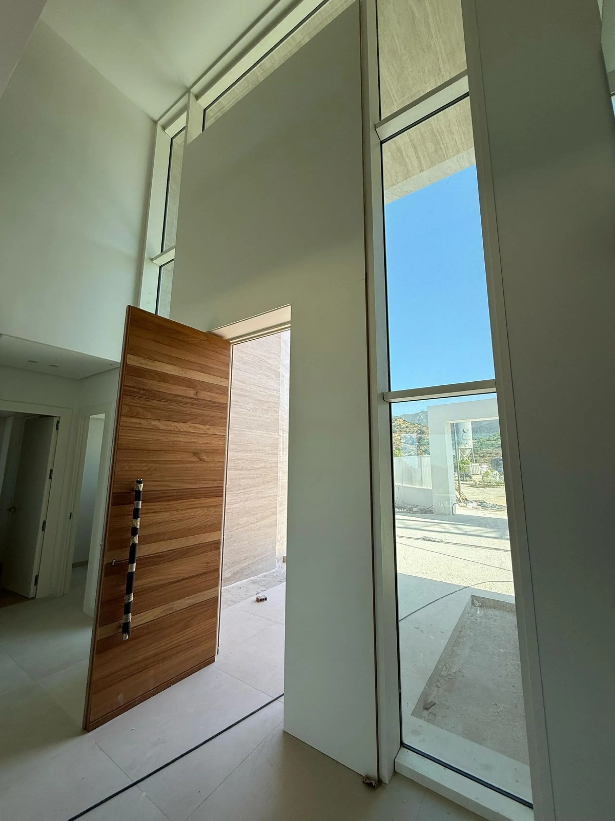 An exceptional 5+1 bedroom modern mansion for sale within a premium gated resort community in Marbella. Owners of this property will enjoy unlimited access to a purpose built owners clubhouse with indoor pool, spa, gym, lounge and restaurant - open for br