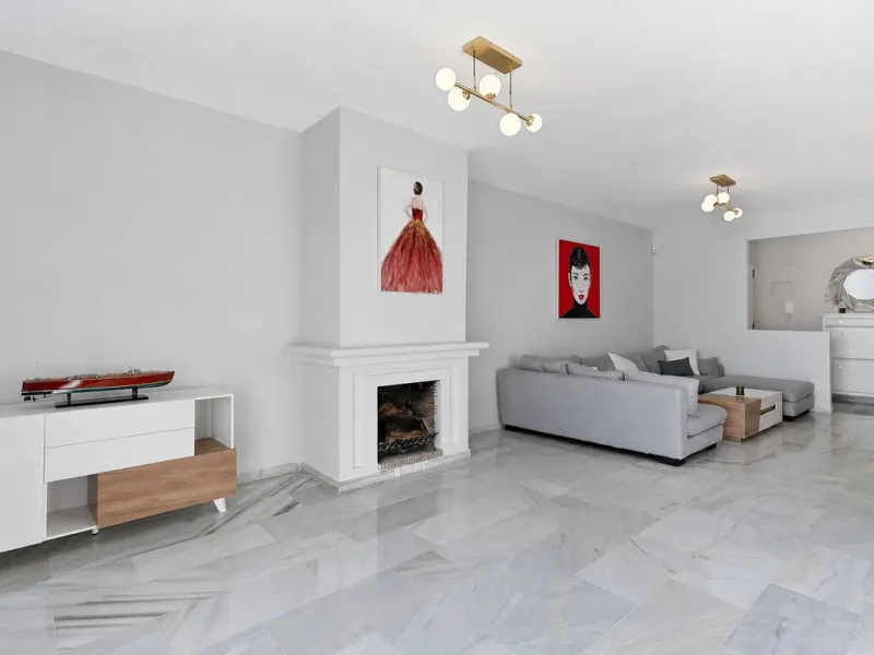 3-Bedroom Penthouse in Bel-Air, Estepona – Totally Refurbished!
