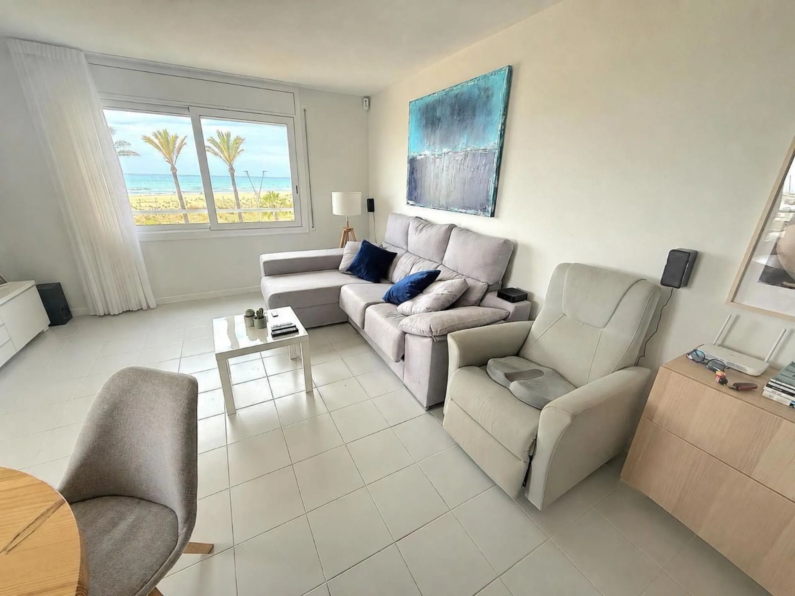 Exclusivo apartamento reformado en primera línea de mar en Calafell