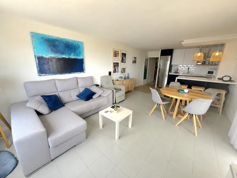 Exclusivo apartamento reformado en primera línea de mar en Calafell