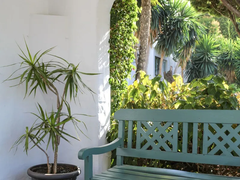 Very exclusive duplex penthouse, South facing, consisting in 3 bedrooms, 2 bathrooms, fully fitted kitchen and large lounge and dining area with access to a very nice terrace overlooking the fantastic gardens and pool area of the complex. On the upper flo