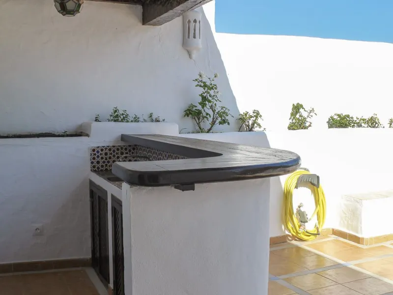 Very exclusive duplex penthouse, South facing, consisting in 3 bedrooms, 2 bathrooms, fully fitted kitchen and large lounge and dining area with access to a very nice terrace overlooking the fantastic gardens and pool area of the complex. On the upper flo