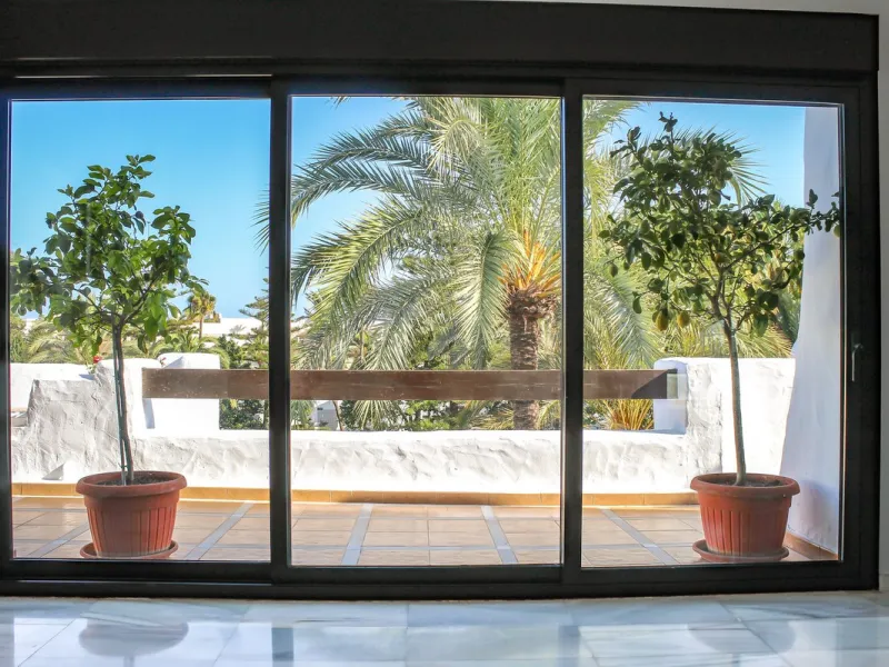 Very exclusive duplex penthouse, South facing, consisting in 3 bedrooms, 2 bathrooms, fully fitted kitchen and large lounge and dining area with access to a very nice terrace overlooking the fantastic gardens and pool area of the complex. On the upper flo