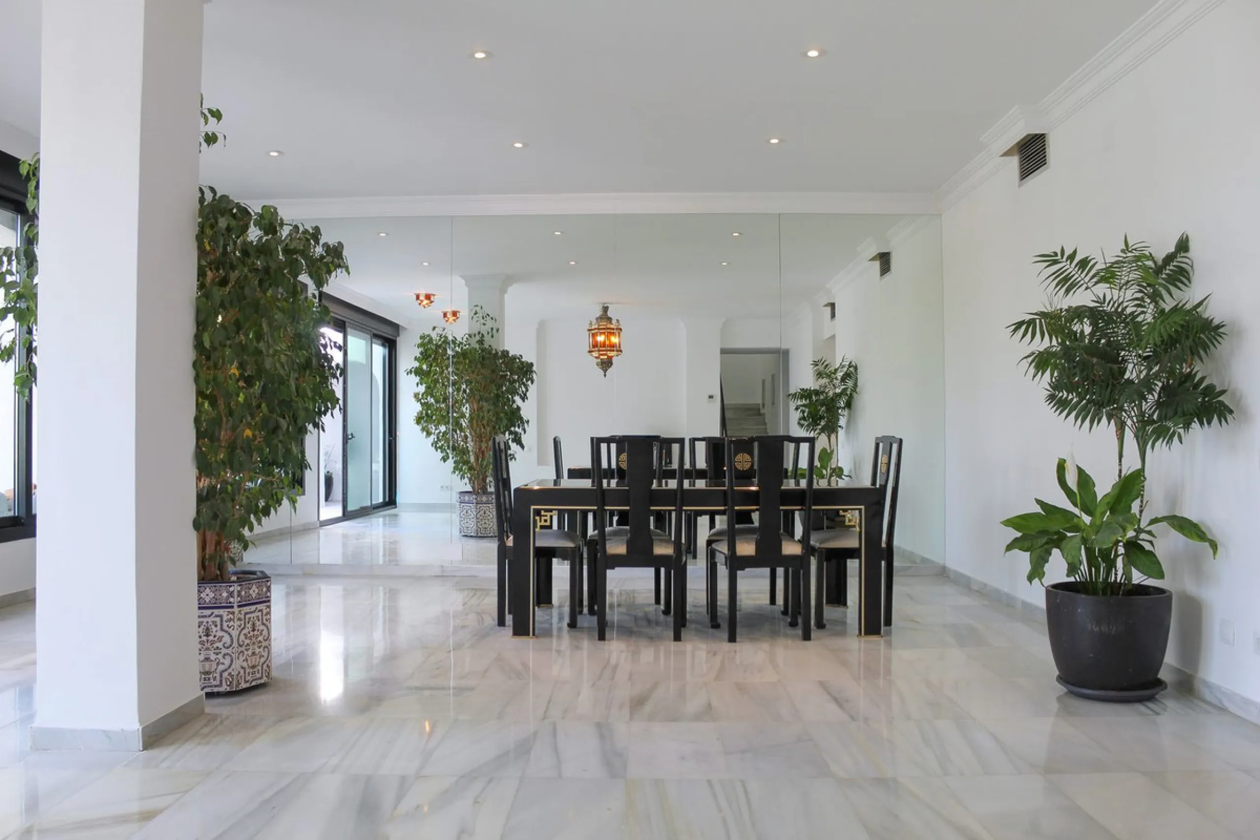 Very exclusive duplex penthouse, South facing, consisting in 3 bedrooms, 2 bathrooms, fully fitted kitchen and large lounge and dining area with access to a very nice terrace overlooking the fantastic gardens and pool area of the complex. On the upper flo