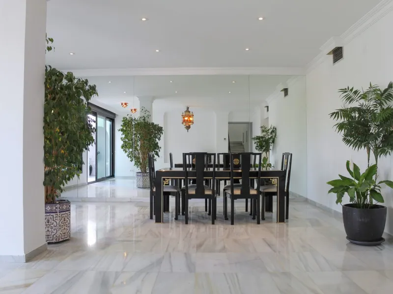 Very exclusive duplex penthouse, South facing, consisting in 3 bedrooms, 2 bathrooms, fully fitted kitchen and large lounge and dining area with access to a very nice terrace overlooking the fantastic gardens and pool area of the complex. On the upper flo
