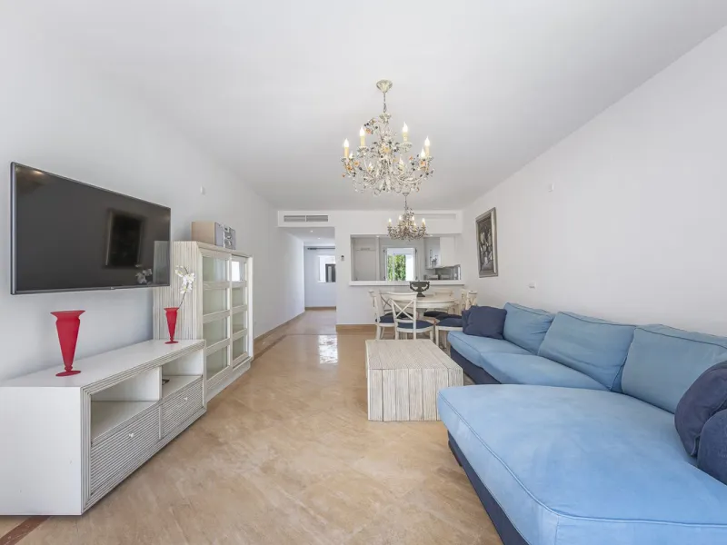 Apartment - Top Floor Apartment в продаже в Marbella, Málaga. В доме 2 спален и 2 ванных комнат. Площадь дома 135 м²