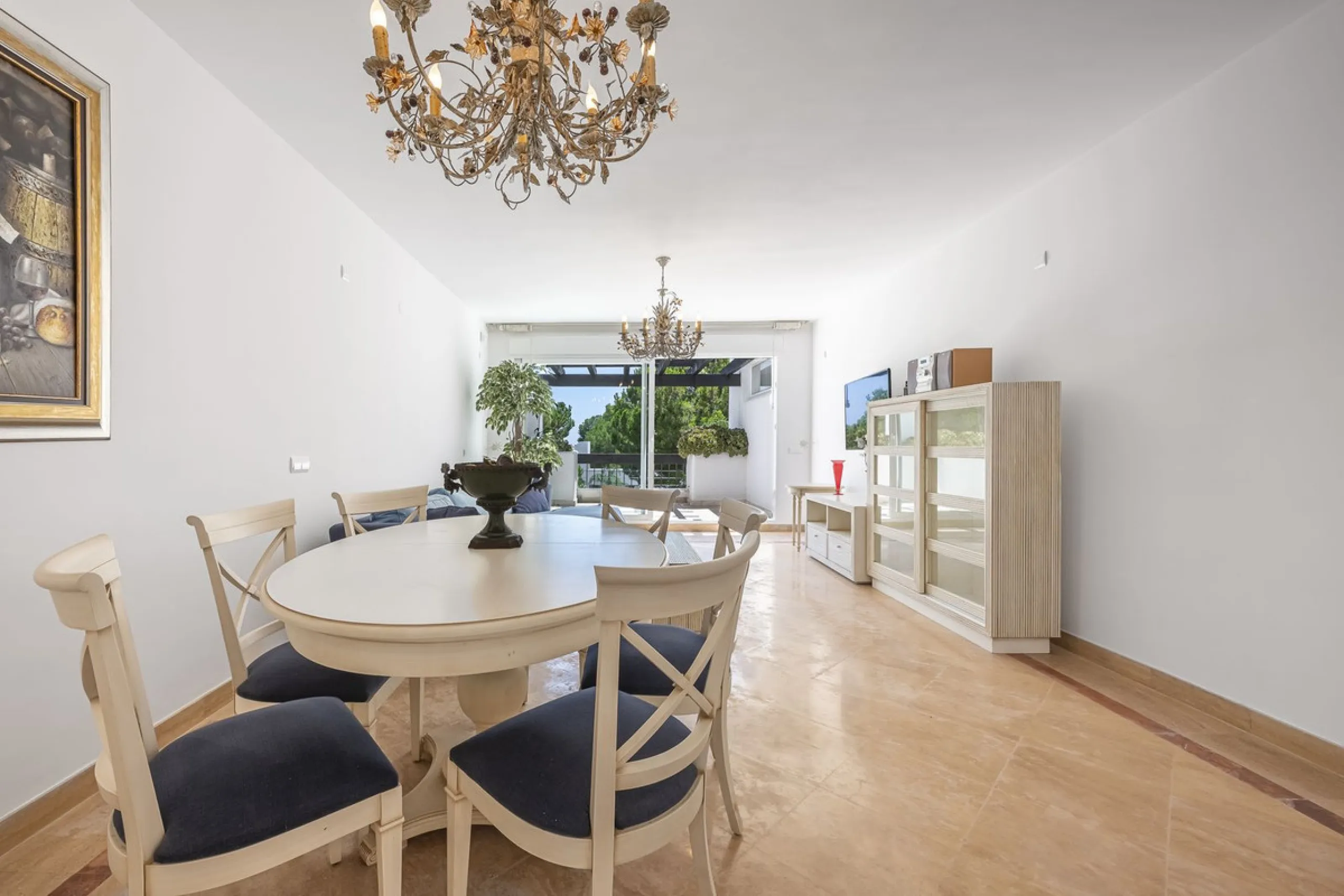 Apartment - Top Floor Apartment в продаже в Marbella, Málaga. В доме 2 спален и 2 ванных комнат. Площадь дома 135 м²