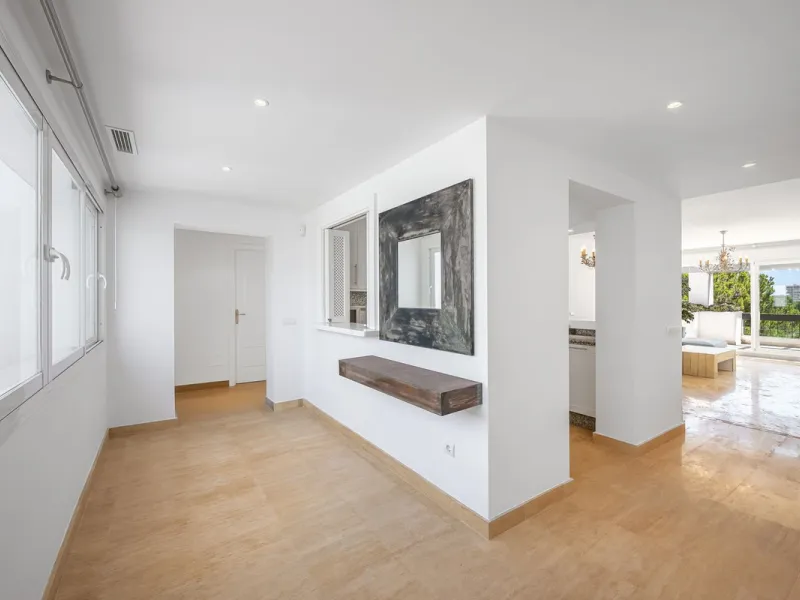 Apartment - Top Floor Apartment в продаже в Marbella, Málaga. В доме 2 спален и 2 ванных комнат. Площадь дома 135 м²