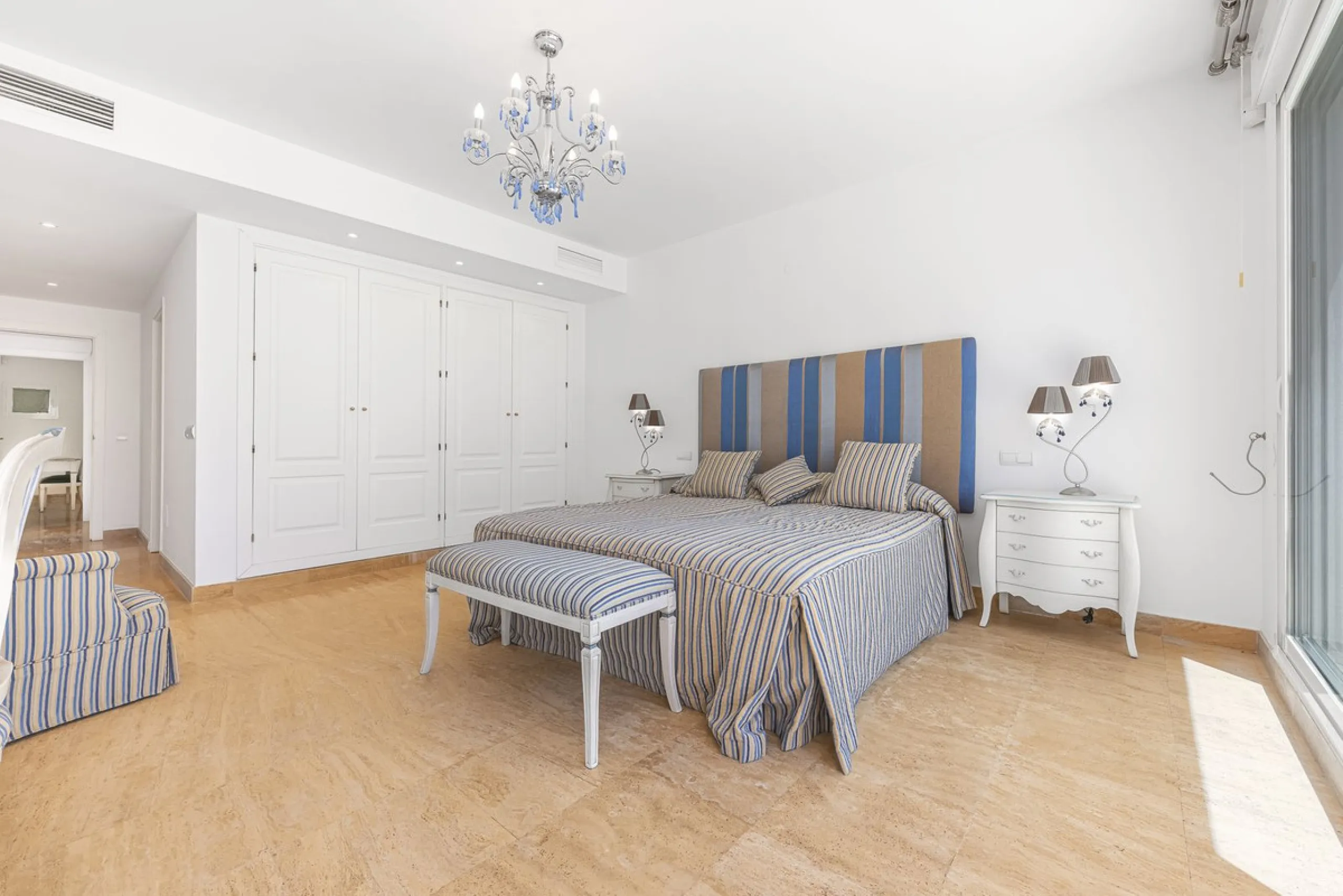 Apartment - Top Floor Apartment в продаже в Marbella, Málaga. В доме 2 спален и 2 ванных комнат. Площадь дома 135 м²