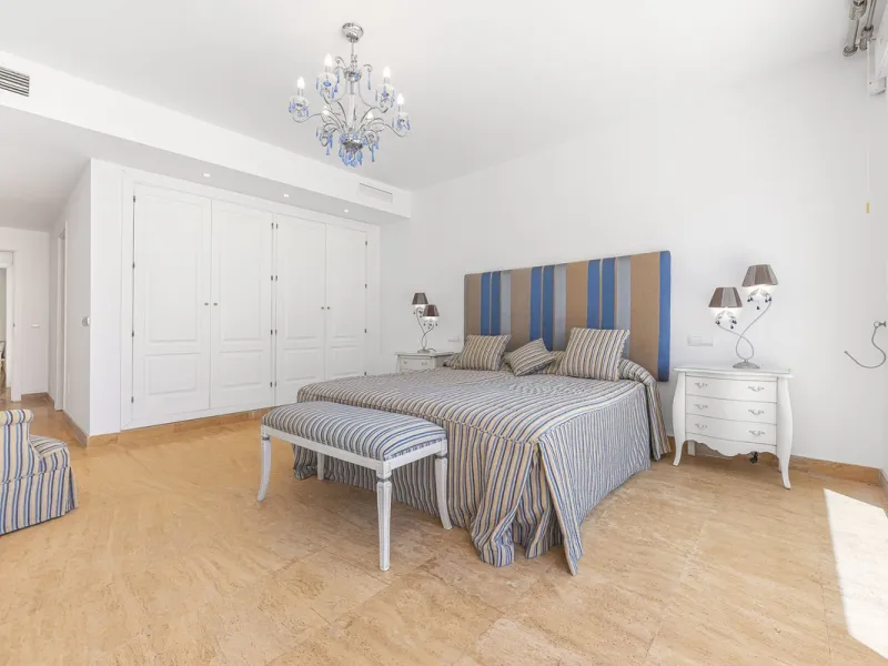 Apartment - Top Floor Apartment в продаже в Marbella, Málaga. В доме 2 спален и 2 ванных комнат. Площадь дома 135 м²