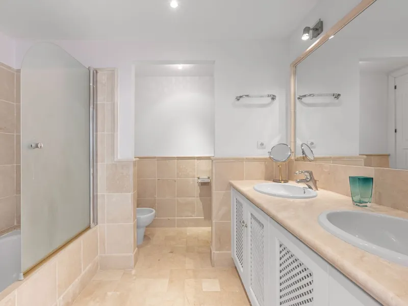 Apartment - Top Floor Apartment в продаже в Marbella, Málaga. В доме 2 спален и 2 ванных комнат. Площадь дома 135 м²
