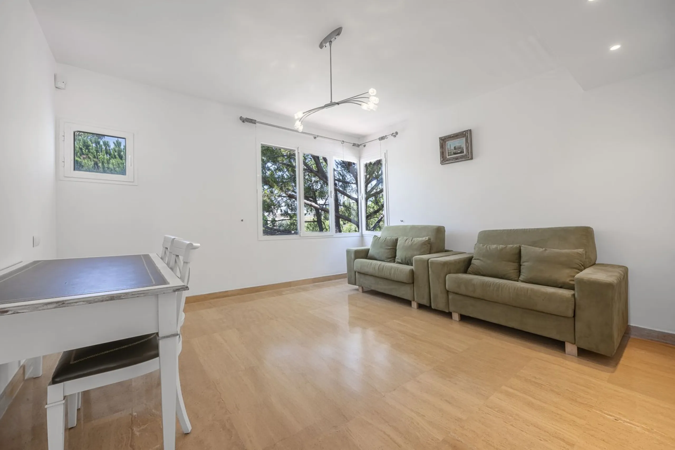 Apartment - Top Floor Apartment в продаже в Marbella, Málaga. В доме 2 спален и 2 ванных комнат. Площадь дома 135 м²