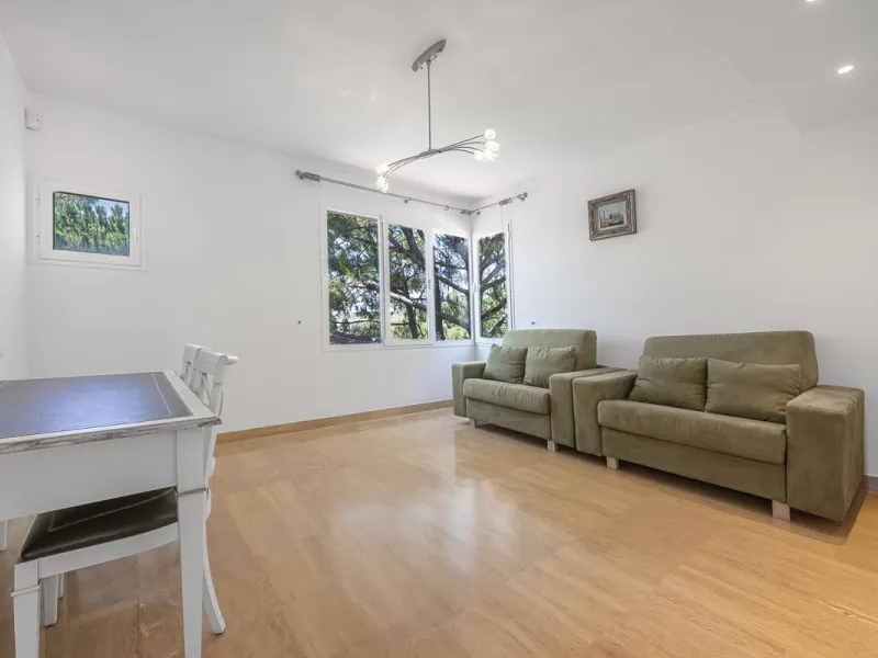 Apartment - Top Floor Apartment в продаже в Marbella, Málaga. В доме 2 спален и 2 ванных комнат. Площадь дома 135 м²