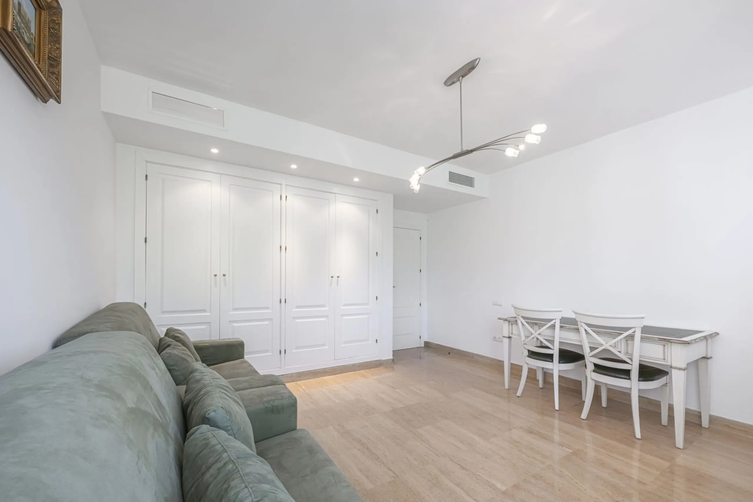 Apartment - Top Floor Apartment в продаже в Marbella, Málaga. В доме 2 спален и 2 ванных комнат. Площадь дома 135 м²