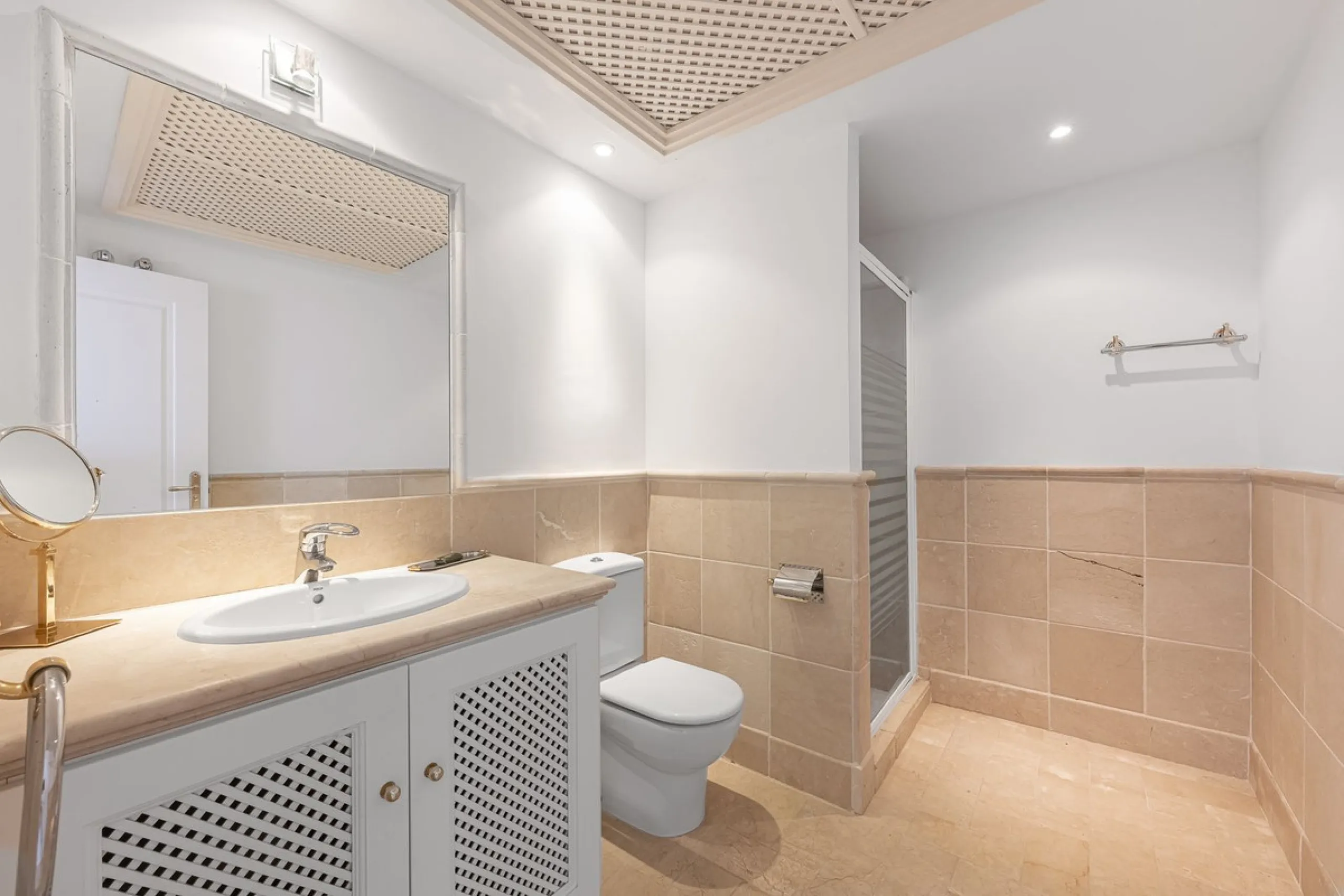 Apartment - Top Floor Apartment в продаже в Marbella, Málaga. В доме 2 спален и 2 ванных комнат. Площадь дома 135 м²