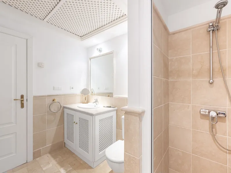 Apartment - Top Floor Apartment в продаже в Marbella, Málaga. В доме 2 спален и 2 ванных комнат. Площадь дома 135 м²