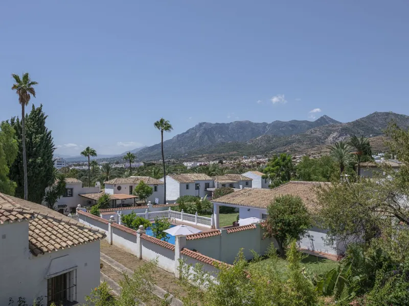 Apartment - Top Floor Apartment в продаже в Marbella, Málaga. В доме 2 спален и 2 ванных комнат. Площадь дома 135 м²
