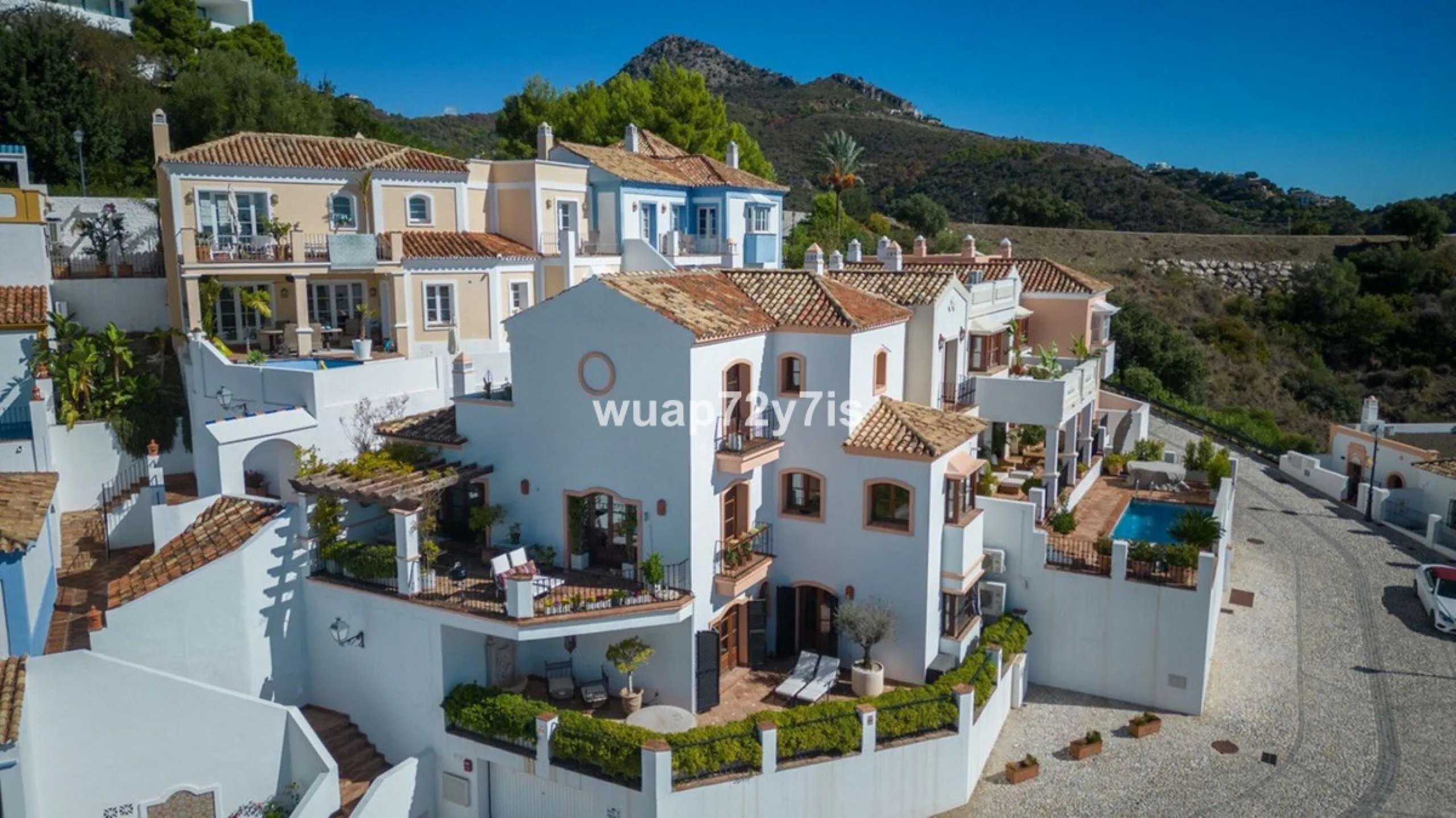 Elegant Corner Townhouse in La Heredia de Monte Mayor — Uninterrupted Sea Views & Complete Privacy