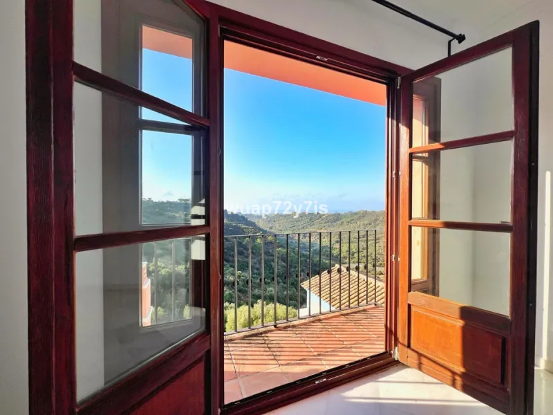 Elegant Corner Townhouse in La Heredia de Monte Mayor — Uninterrupted Sea Views & Complete Privacy