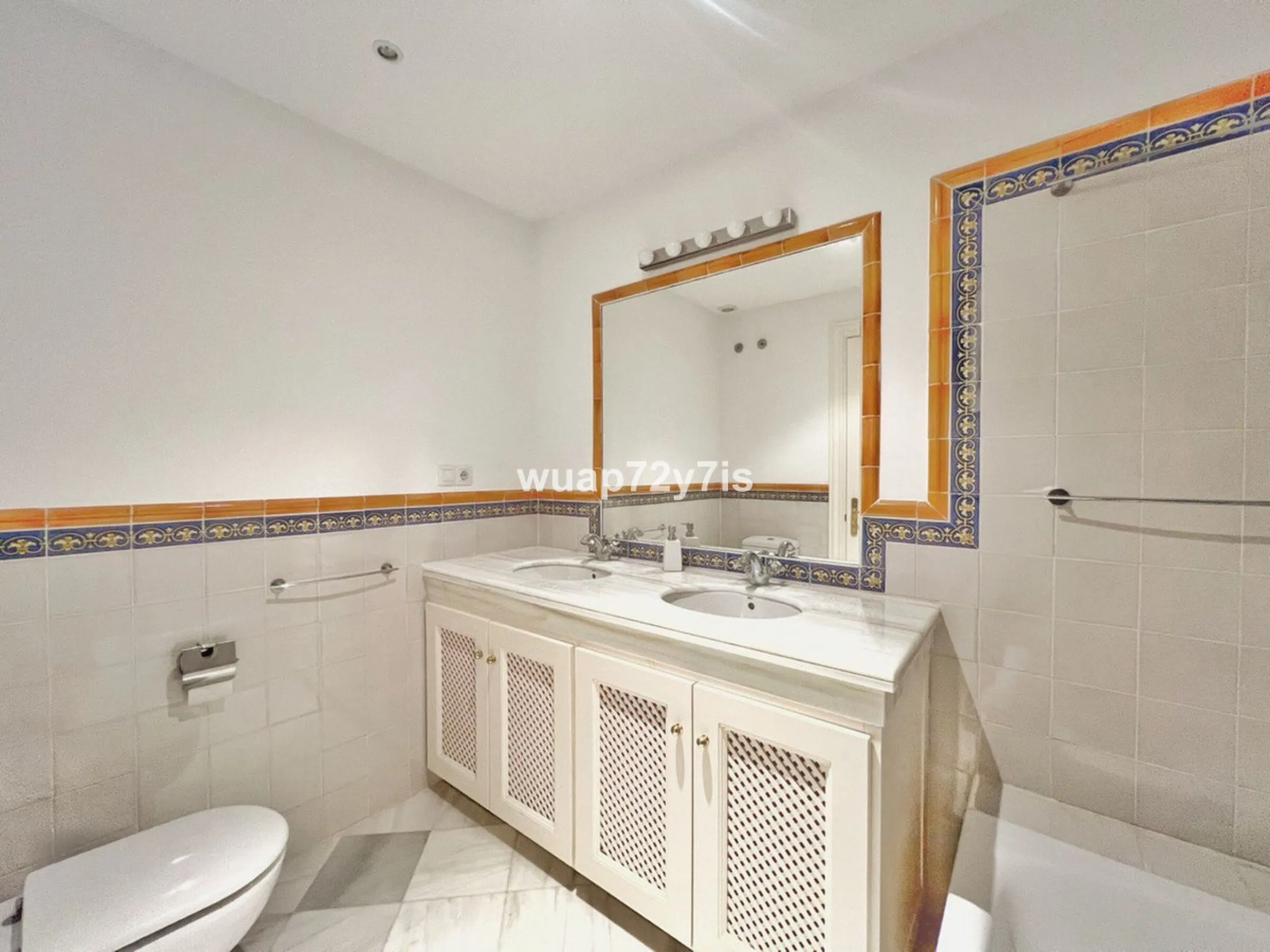 Elegant Corner Townhouse in La Heredia de Monte Mayor — Uninterrupted Sea Views & Complete Privacy