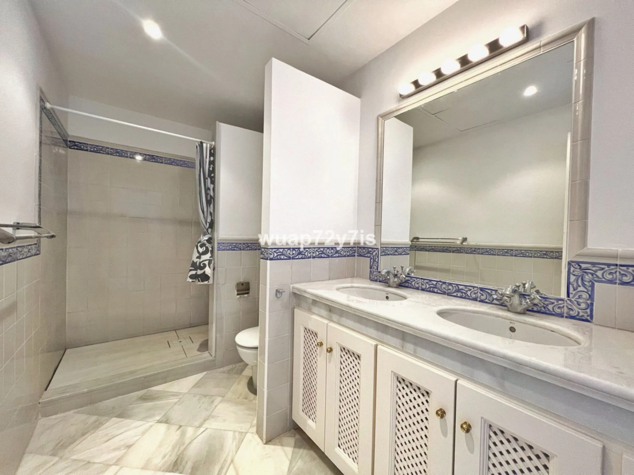 Elegant Corner Townhouse in La Heredia de Monte Mayor — Uninterrupted Sea Views & Complete Privacy