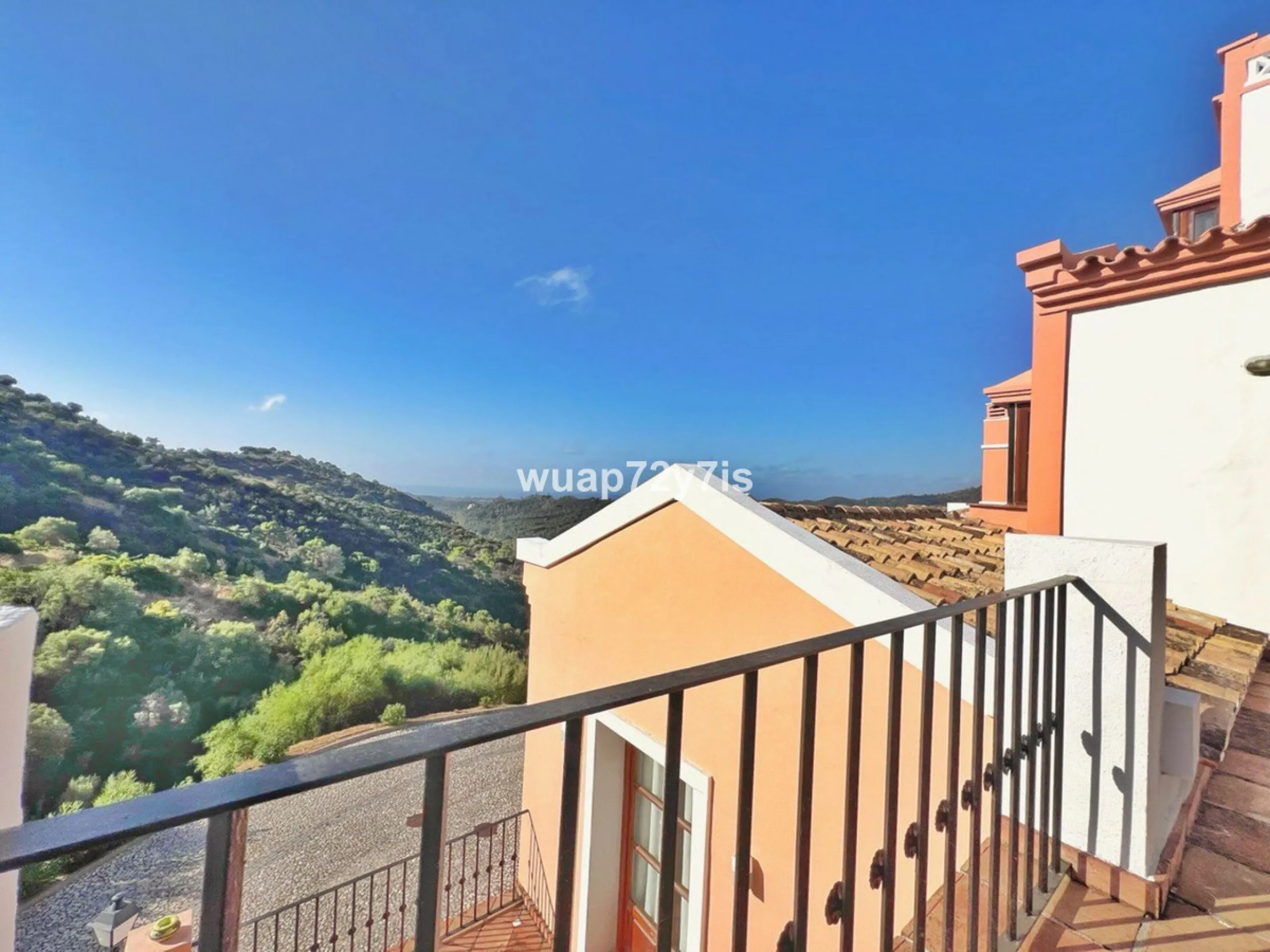 Elegant Corner Townhouse in La Heredia de Monte Mayor — Uninterrupted Sea Views & Complete Privacy